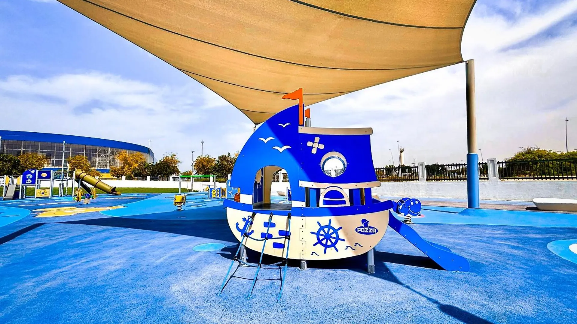 אבו דאבי Luxury 4 Bedroom Apartment With Ferrari World And Sea Views, Yas Island Waterfront, Pool, Gym, Playground, Walk To Yas Mall  אבו דאבי