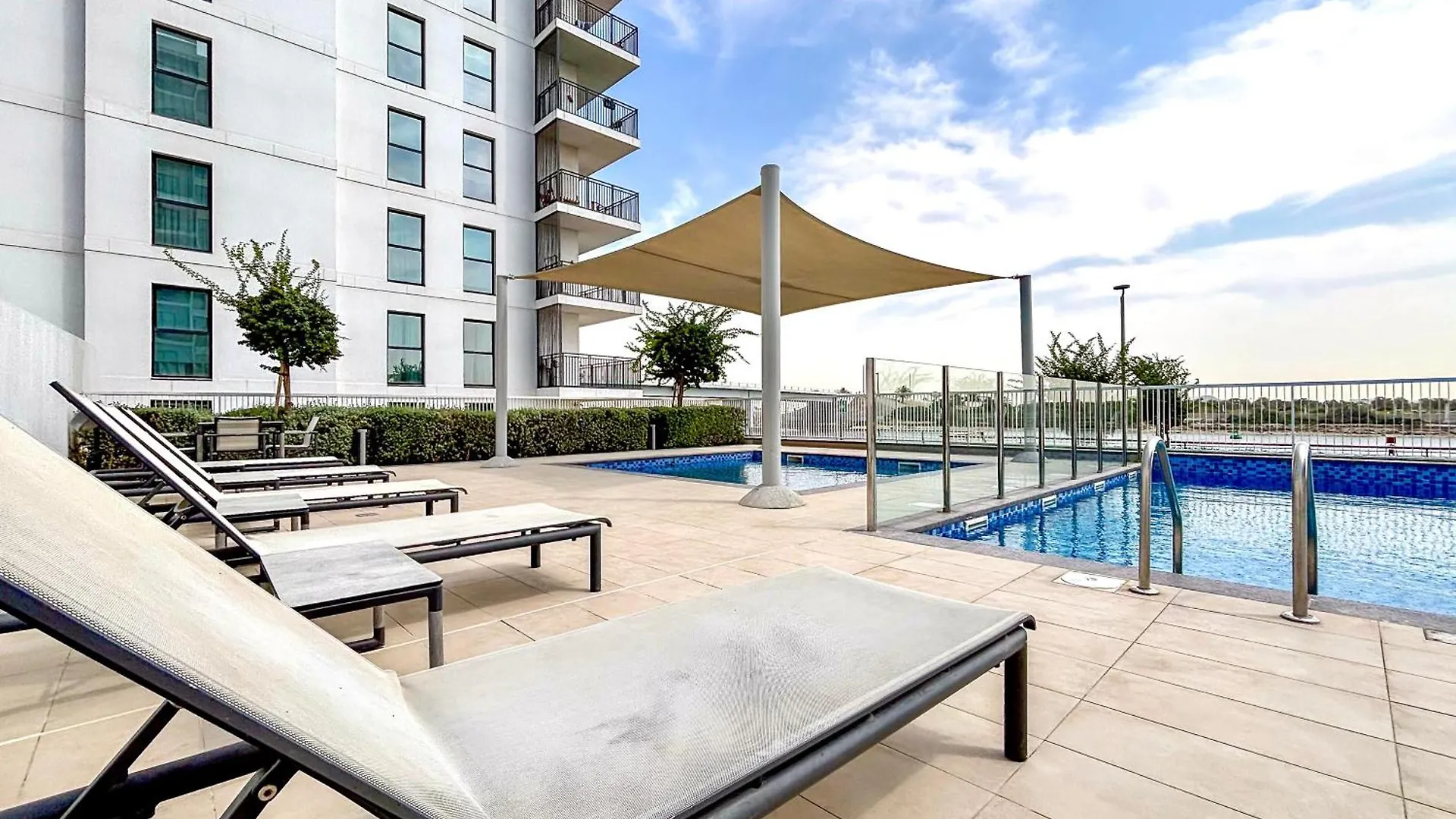 אבו דאבי Luxury 4 Bedroom Apartment With Ferrari World And Sea Views, Yas Island Waterfront, Pool, Gym, Playground, Walk To Yas Mall איחוד האמירויות הערביות