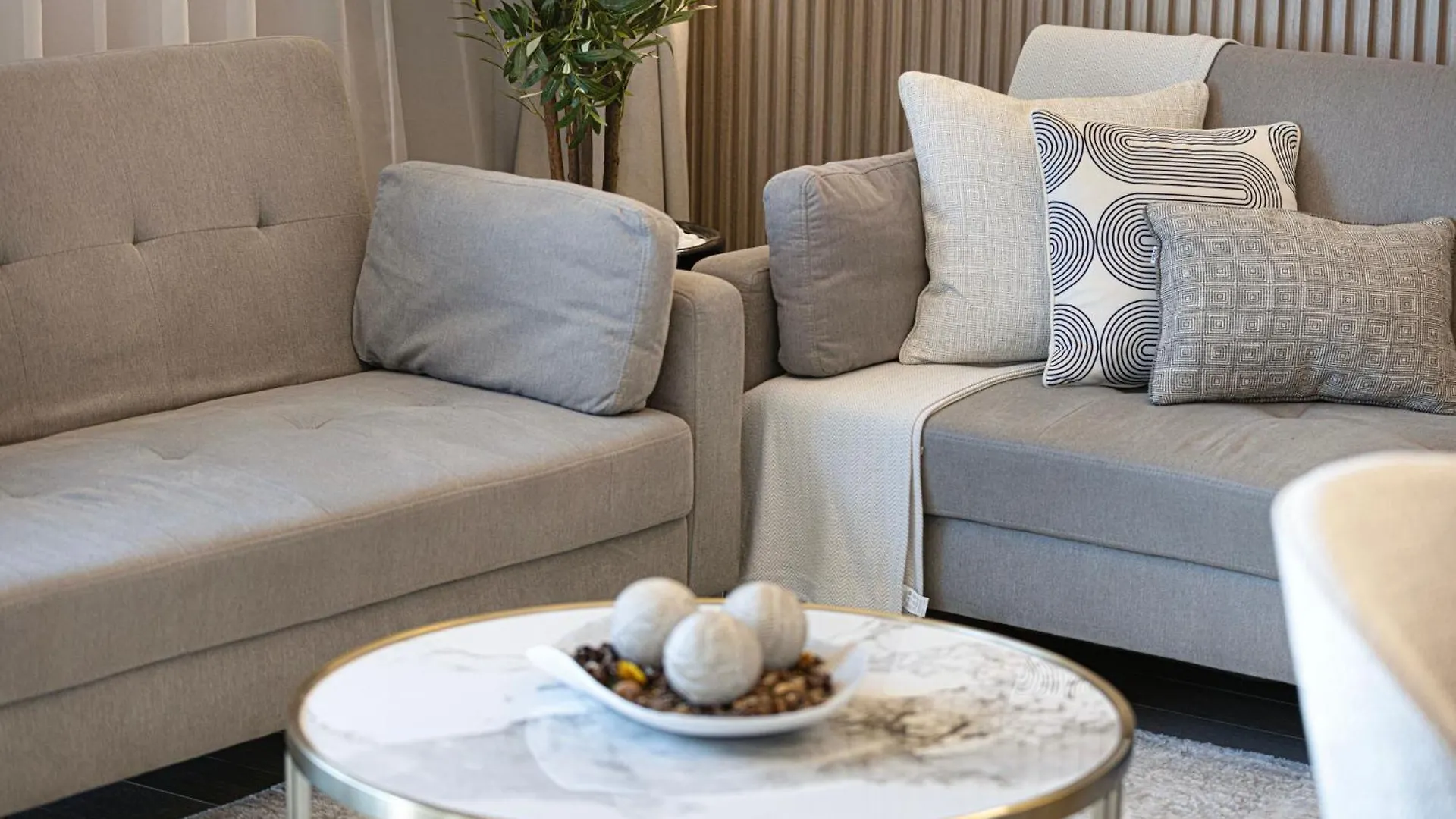 אבו דאבי Luxury 4 Bedroom Apartment With Ferrari World And Sea Views, Yas Island Waterfront, Pool, Gym, Playground, Walk To Yas Mall  אבו דאבי