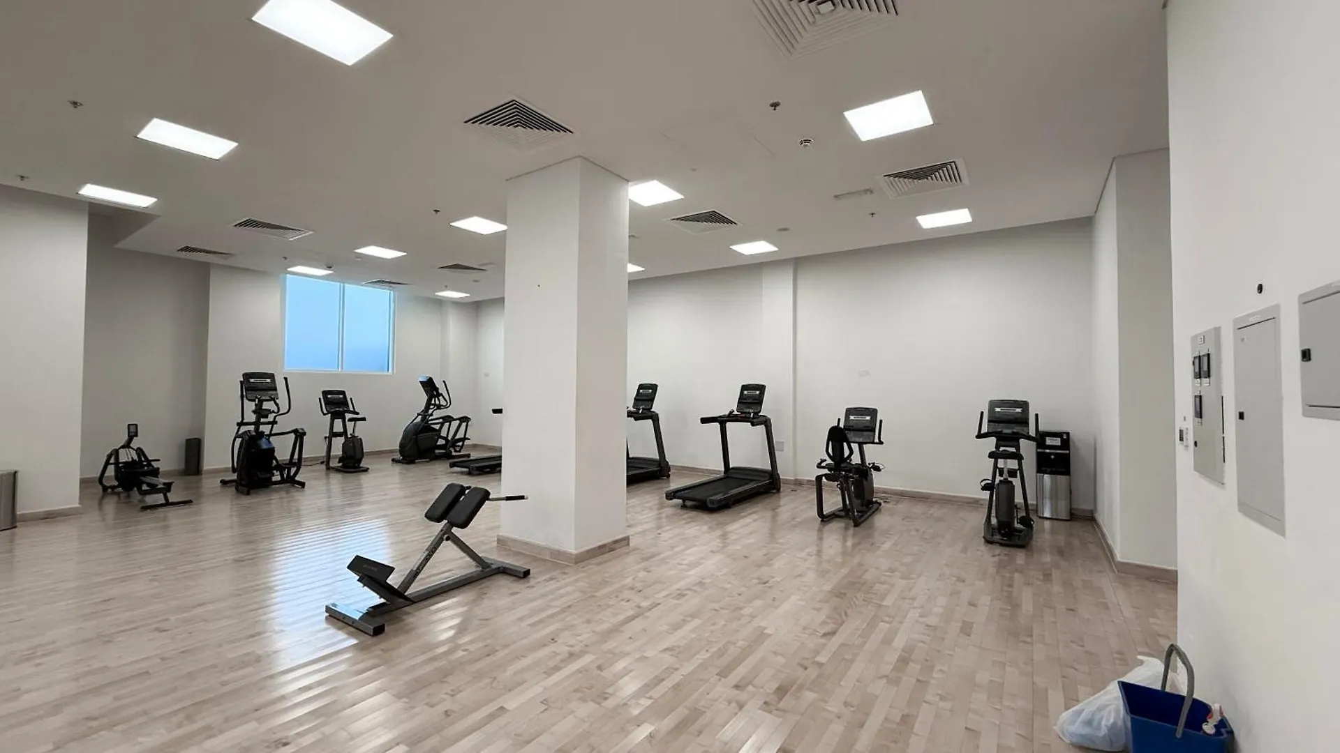 Luxury 4 Bedroom Apartment With Ferrari World And Sea Views, Yas Island Waterfront, Pool, Gym, Playground, Walk To Yas Mall 아부다비