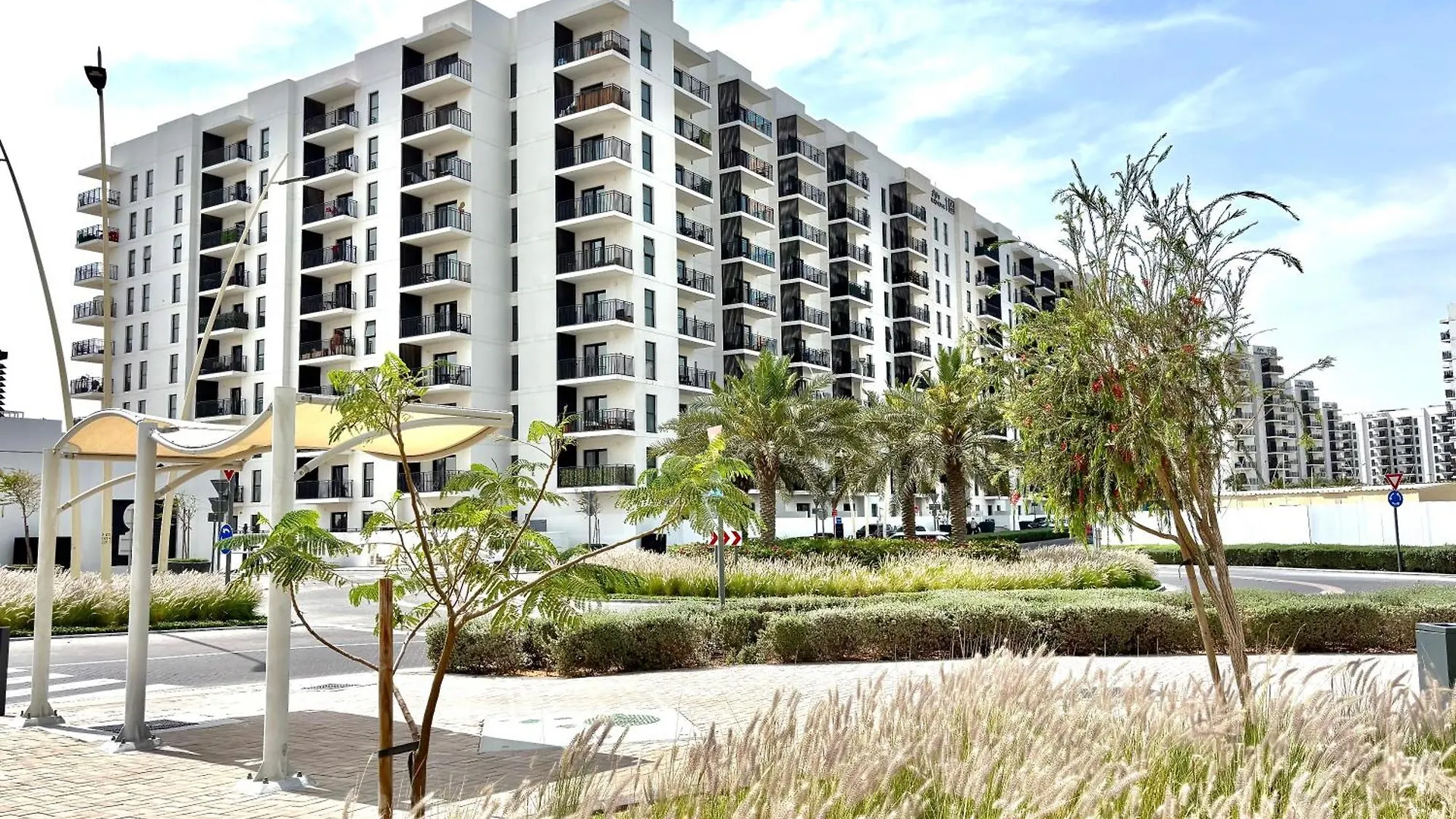 Luxury 4 Bedroom Apartment With Ferrari World And Sea Views, Yas Island Waterfront, Pool, Gym, Playground, Walk To Yas Mall 아부다비 아랍에미리트