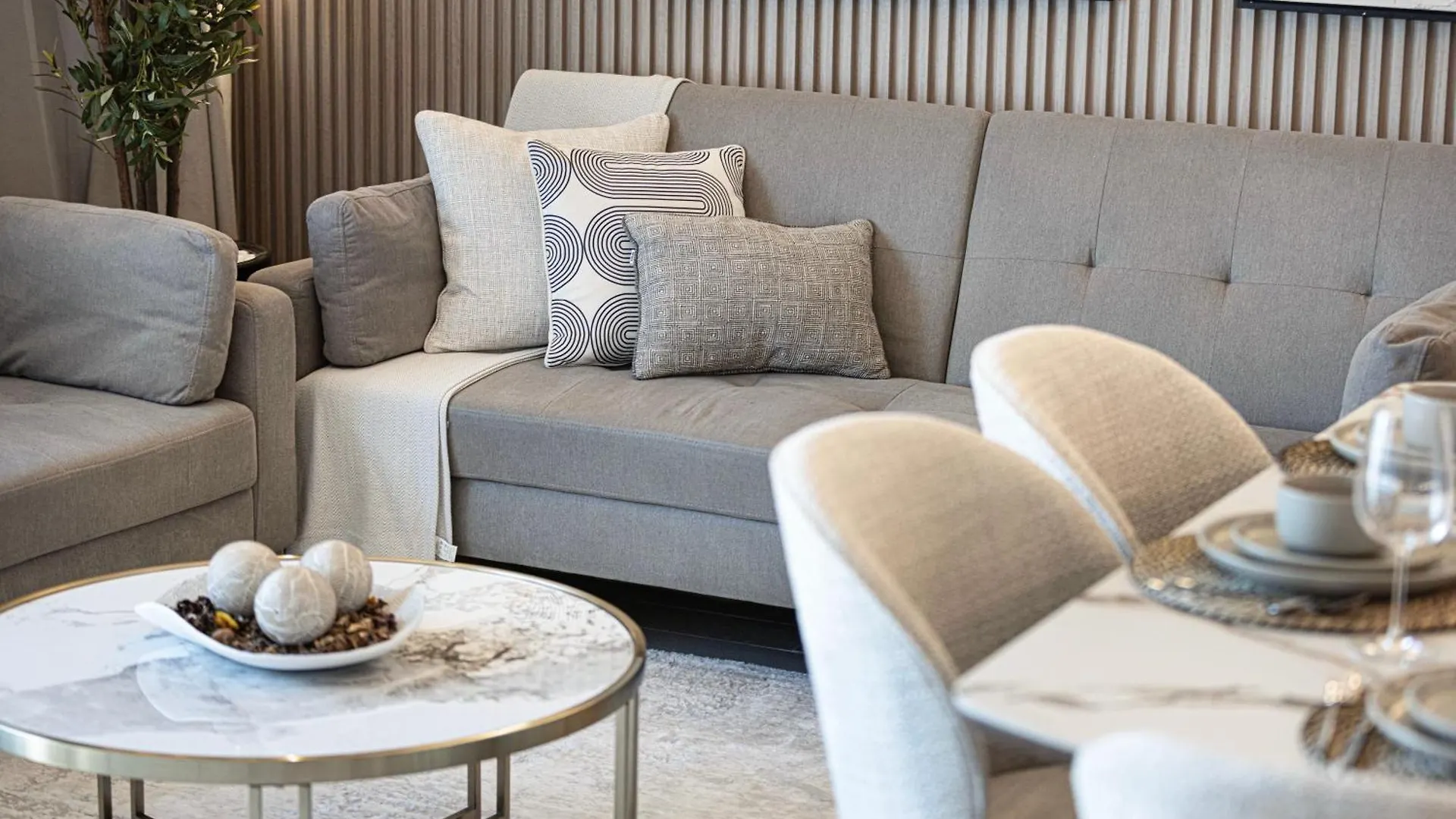 Luxury 4 Bedroom Apartment With Ferrari World And Sea Views, Yas Island Waterfront, Pool, Gym, Playground, Walk To Yas Mall 아부다비 아랍에미리트